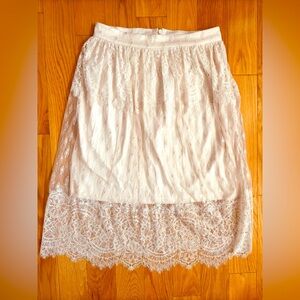Beautiful H&M lace skirt size 8